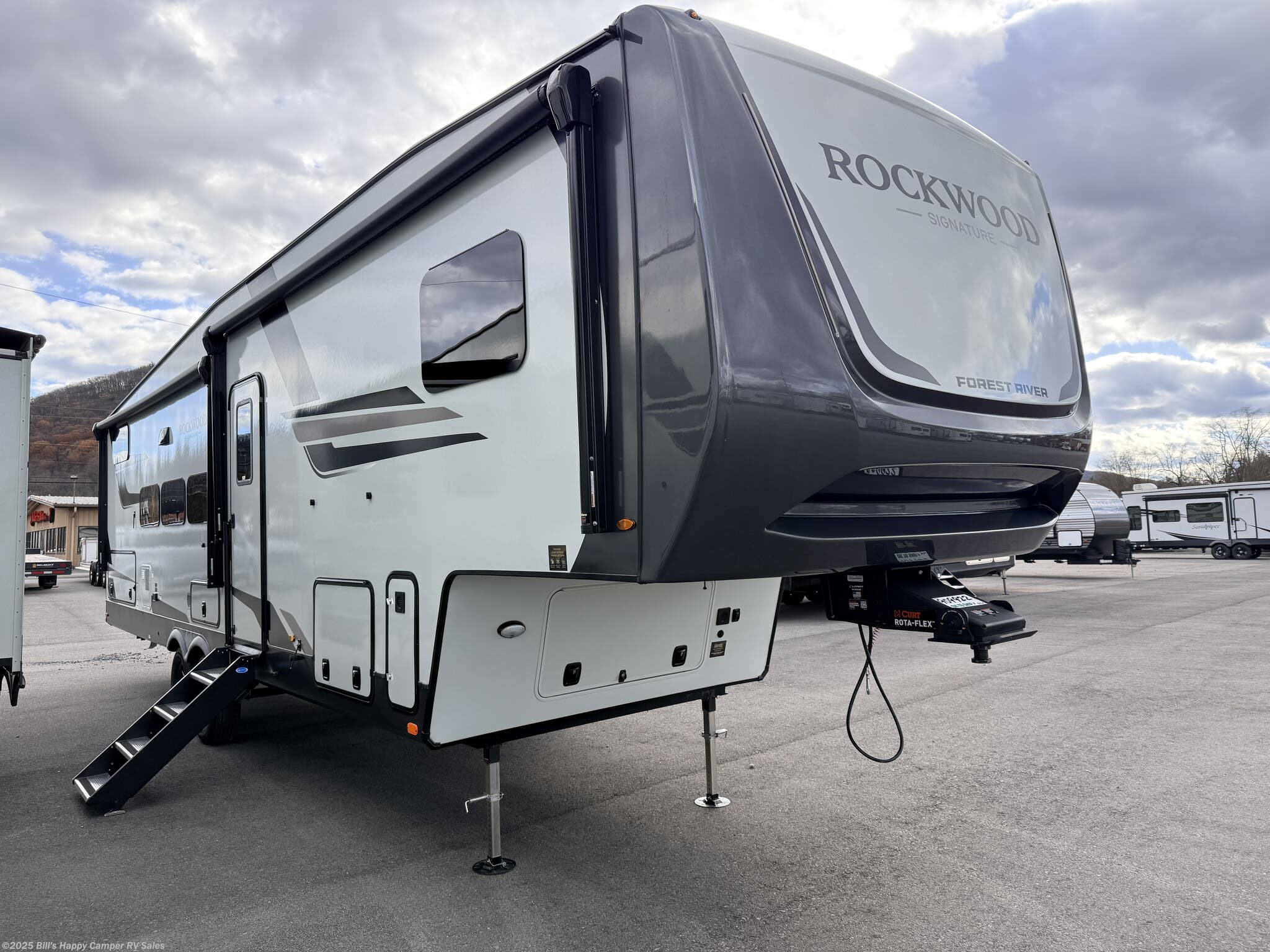 New 2026 Forest River Rockwood Signature R374DBH available in Mill Hall, Pennsylvania