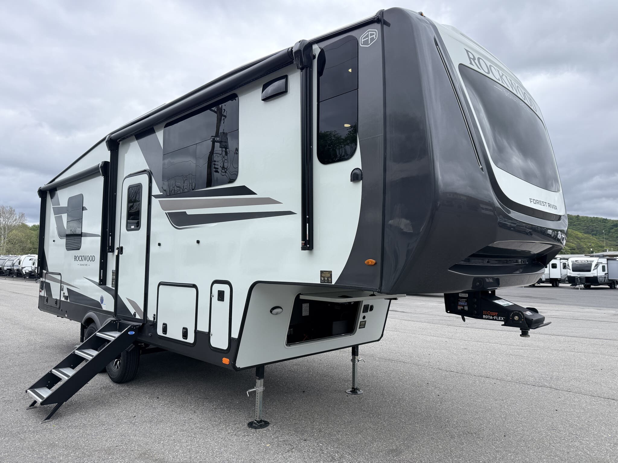 New 2026 Forest River Rockwood Signature 290SFK available in Mill Hall, Pennsylvania