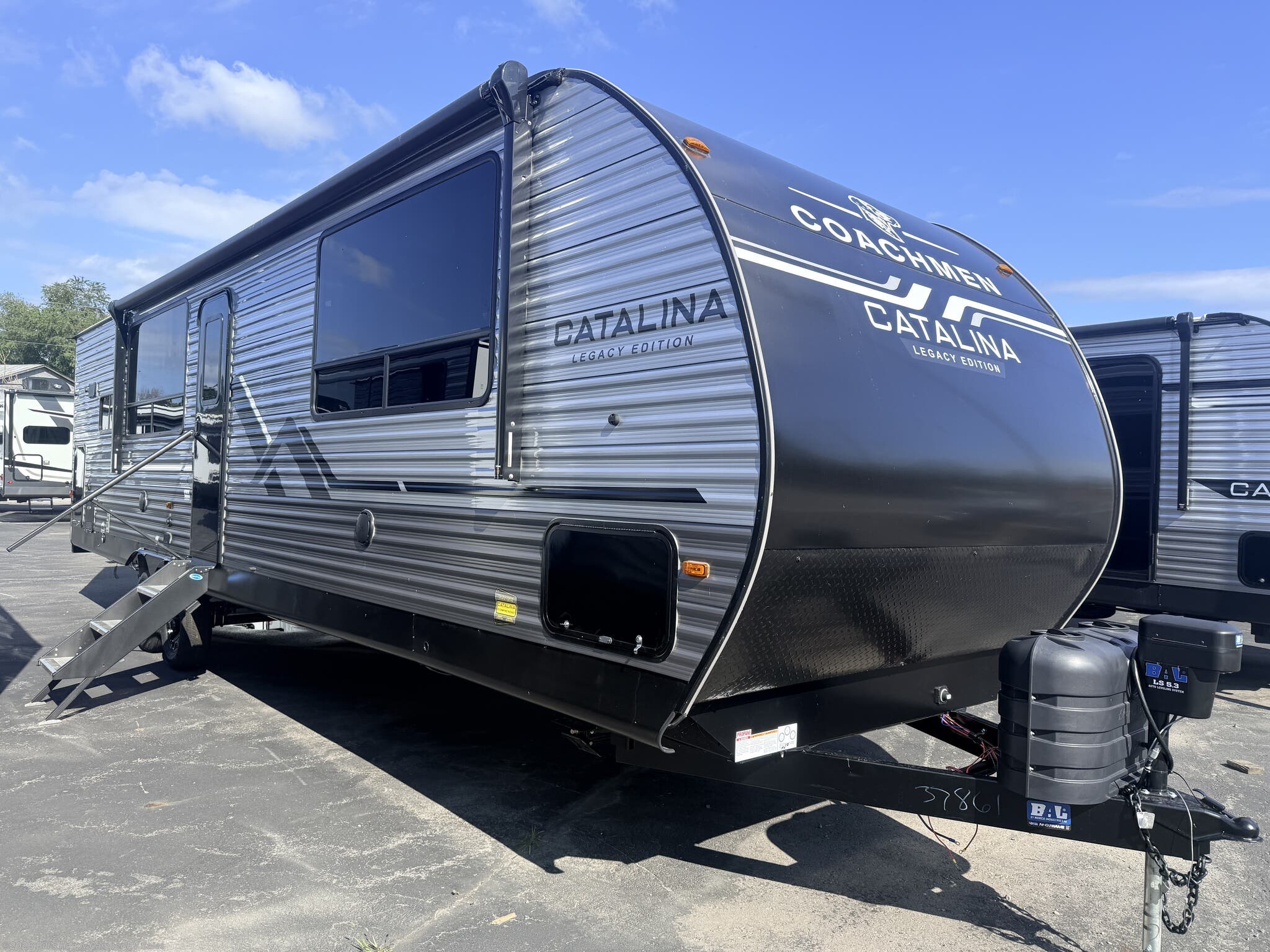 New 2027 Coachmen Catalina Legacy Edition 303RKDS available in Mill Hall, Pennsylvania