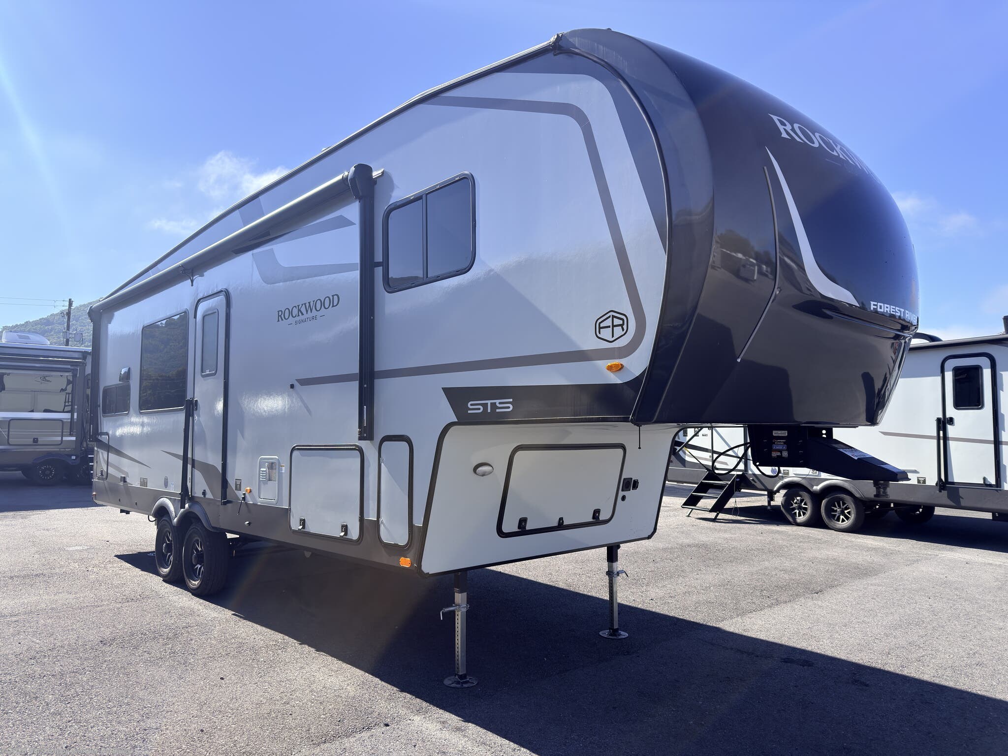New 2027 Forest River Rockwood Signature 301SRK available in Mill Hall, Pennsylvania