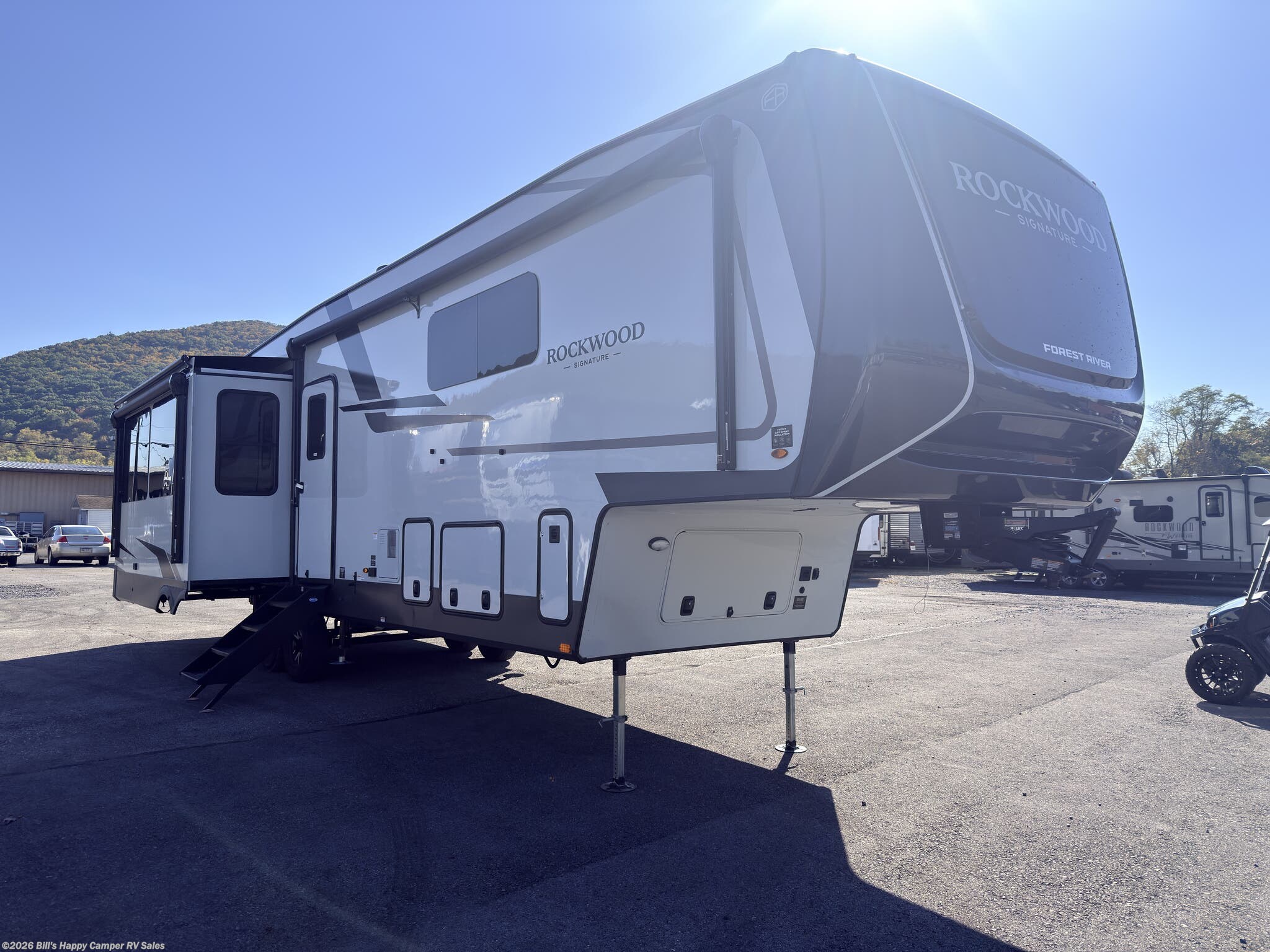 New 2027 Forest River Rockwood Signature 401SFB available in Mill Hall, Pennsylvania