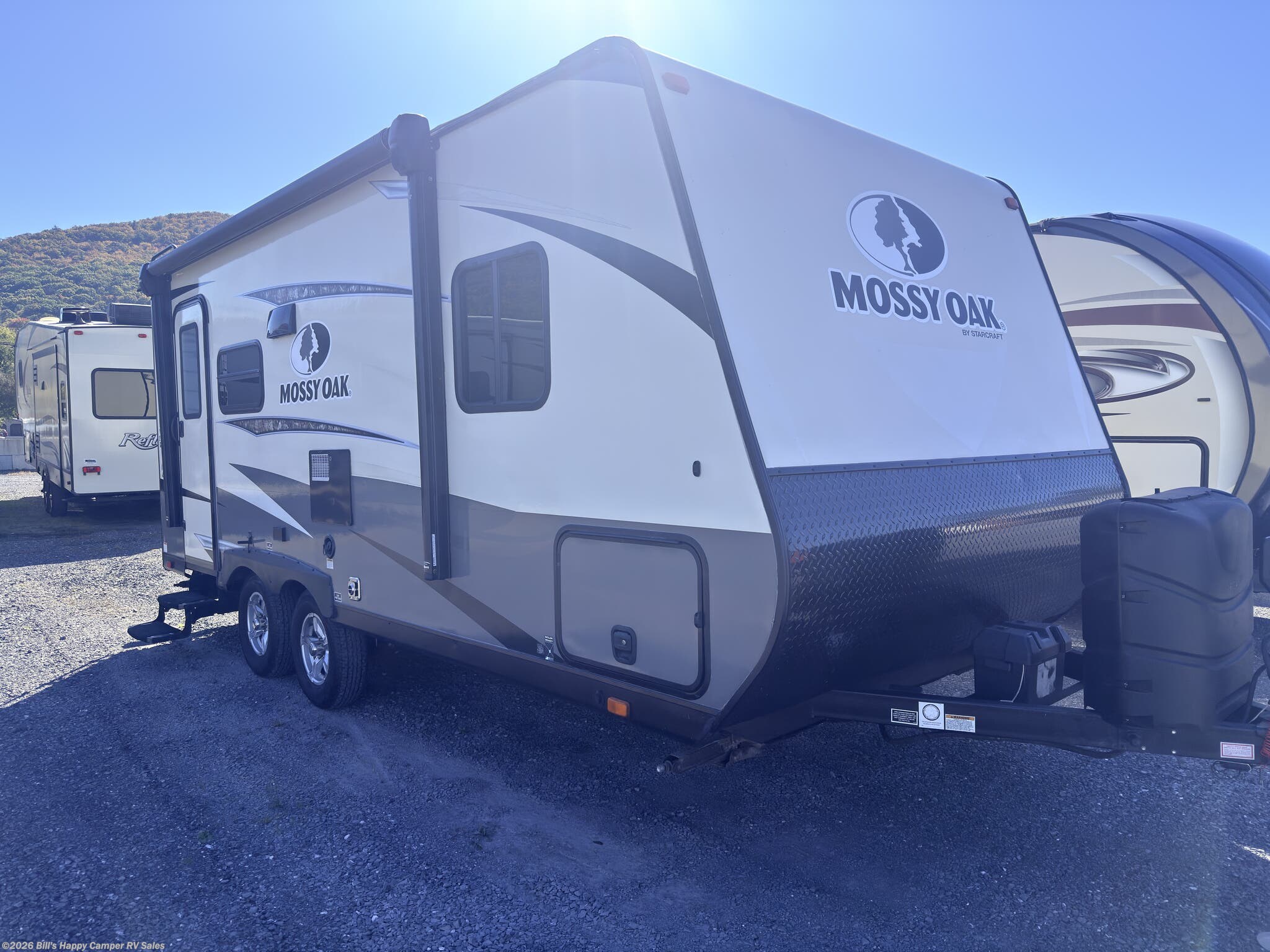 Used 2019  Starcraft Mossy Oak Lite 21FBS by Starcraft from Bill's Happy Camper RV Sales in Mill Hall, PA