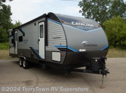 Used 2022 Coachmen Catalina Legacy 263BHSCK available in Grand Rapids, Michigan