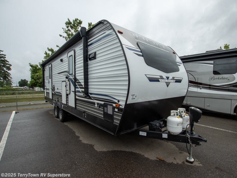 Used 2022 Palomino Puma 26FKDS available in Grand Rapids, Michigan