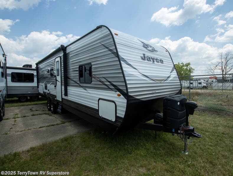 Used 2018 Jayco Jay Flight 29BHDB available in Grand Rapids, Michigan