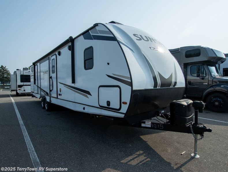 New 2023 CrossRoads Sunset Trail 331BH available in Grand Rapids, Michigan