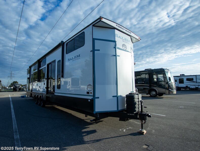 New 2026 Forest River Salem Grand Villa 42ZEN available in Grand Rapids, Michigan