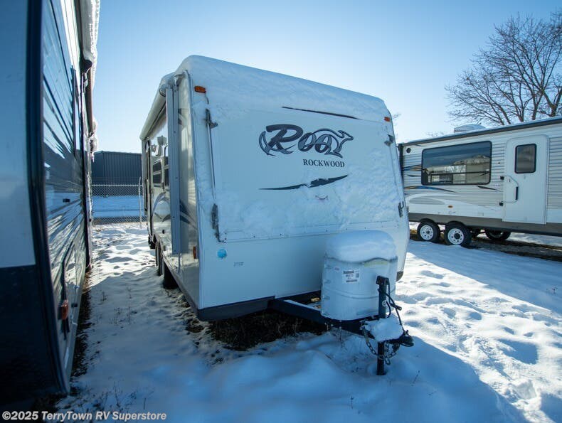 Used 2015 Forest River Rockwood Roo 19 available in Grand Rapids, Michigan