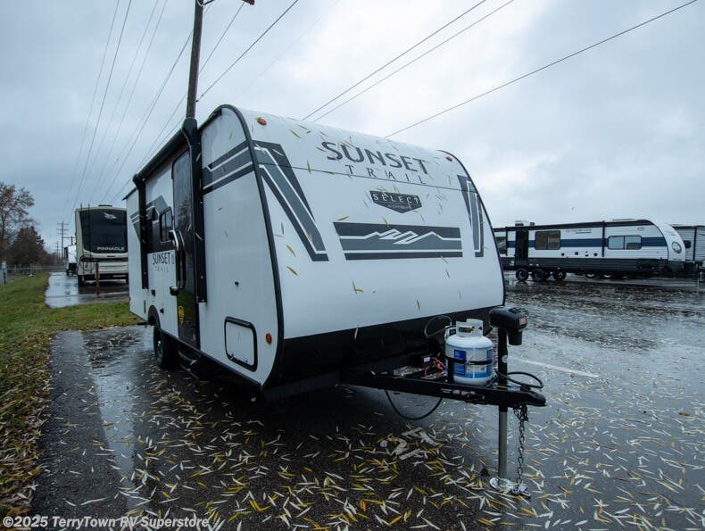 New 2026 CrossRoads Sunset Trail 17BHS available in Grand Rapids, Michigan