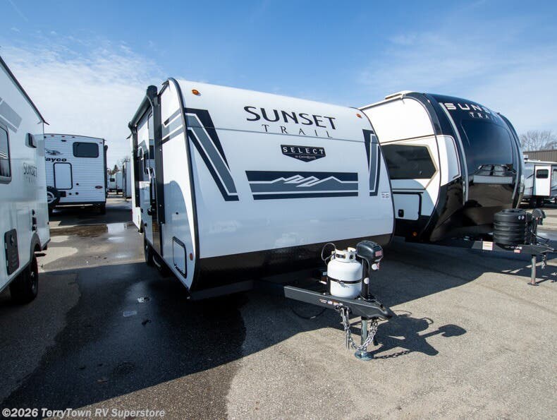 New 2026 CrossRoads Sunset Trail 17BHS available in Grand Rapids, Michigan