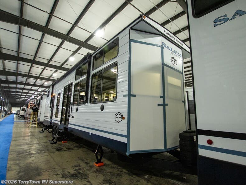 New 2026 Forest River Salem Villa Series 40FKP available in Grand Rapids, Michigan