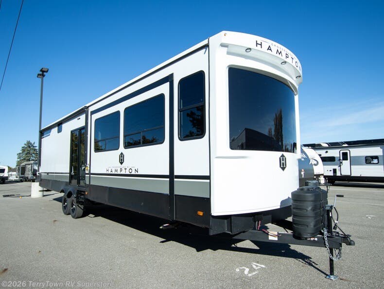 New 2026 CrossRoads Hampton HP372FDB available in Grand Rapids, Michigan