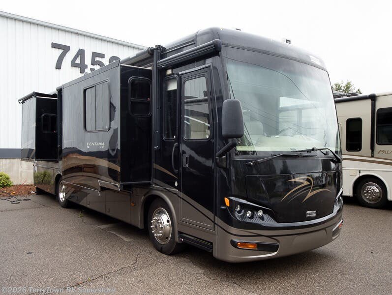 Used 2015 Newmar Ventana 3436 available in Grand Rapids, Michigan