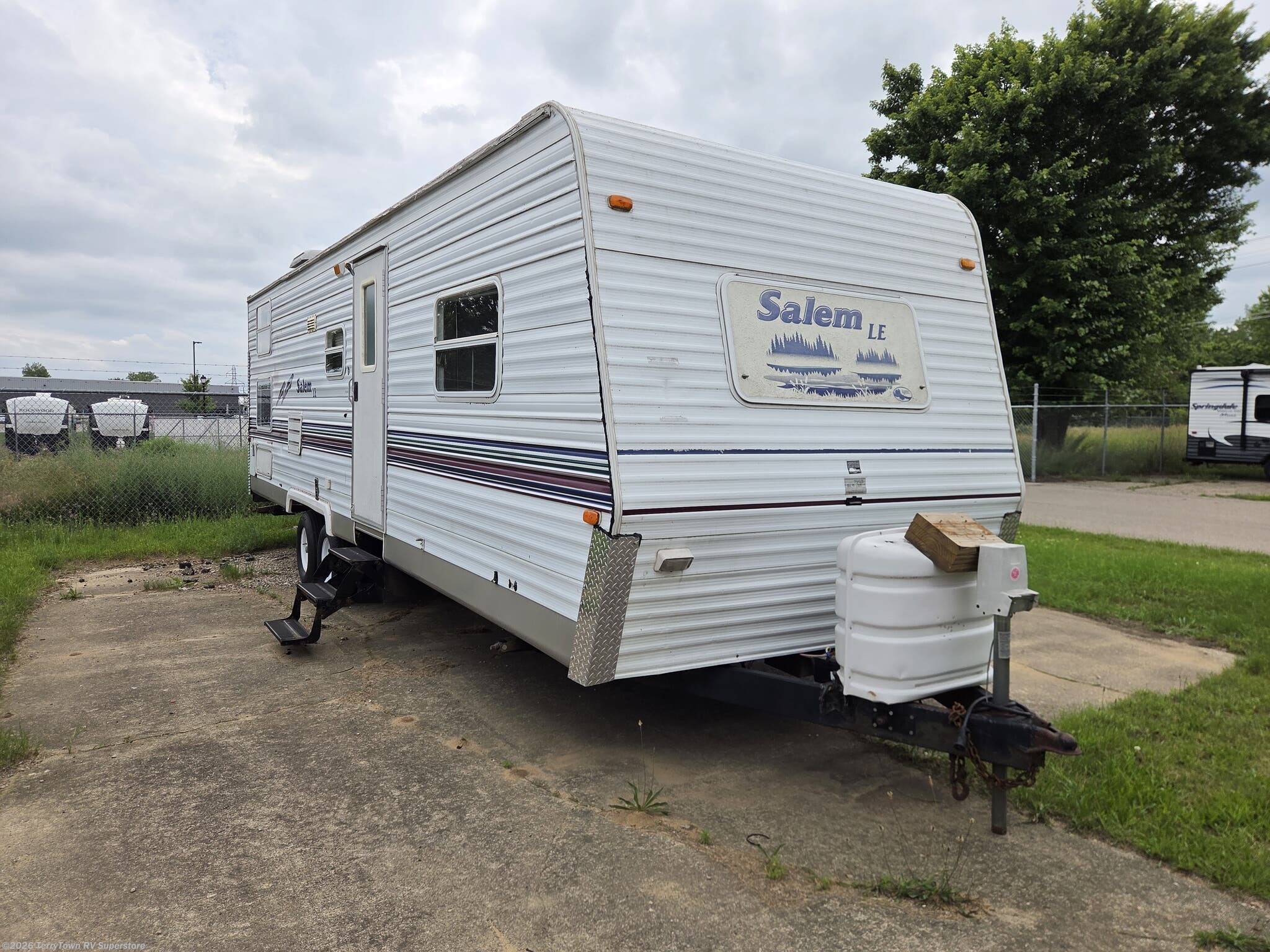 Used 2003 Forest River Salem LE 29BHSS available in Grand Rapids, Michigan