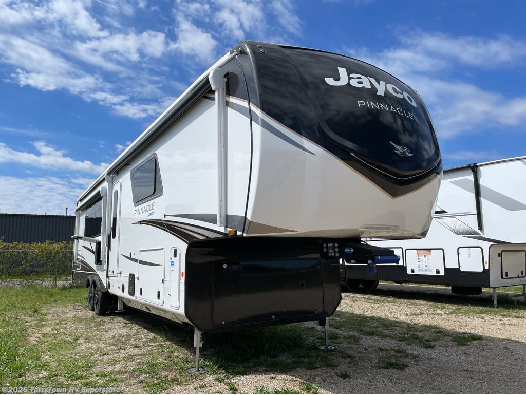 New 2026 Jayco Pinnacle 38FBRK available in Grand Rapids, Michigan