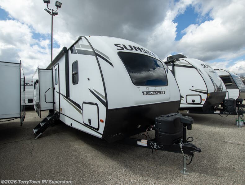 New 2023 CrossRoads Sunset Trail Super Lite SS285CK available in Grand Rapids, Michigan