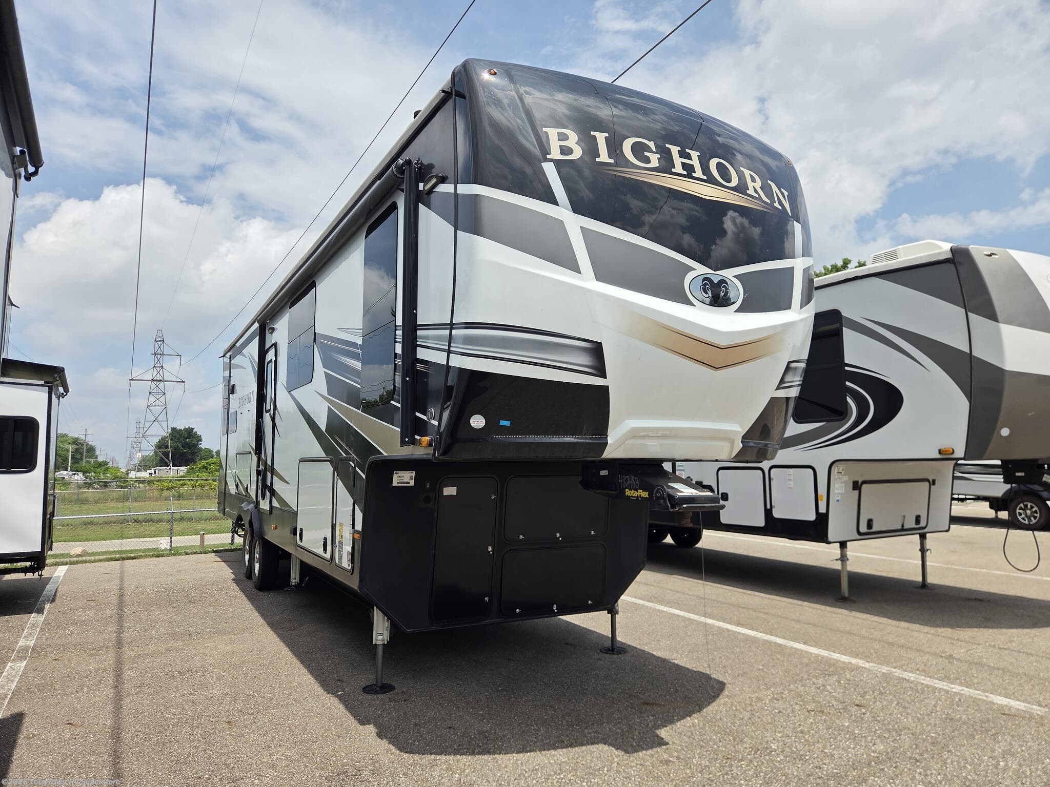 New 2022 Heartland Bighorn BH 3120 RK available in Grand Rapids, Michigan