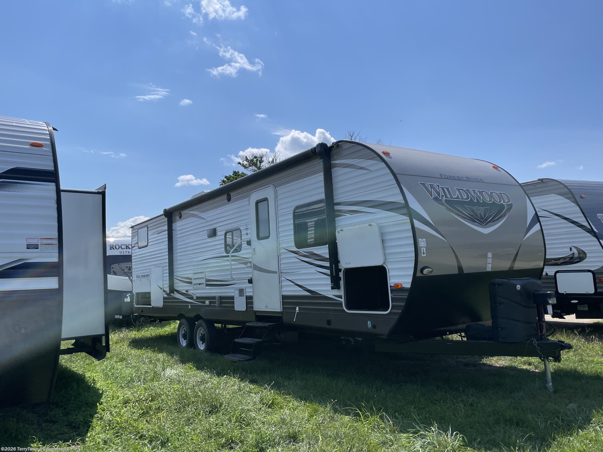 Used 2017 Forest River Wildwood 28CKDS available in Grand Rapids, Michigan