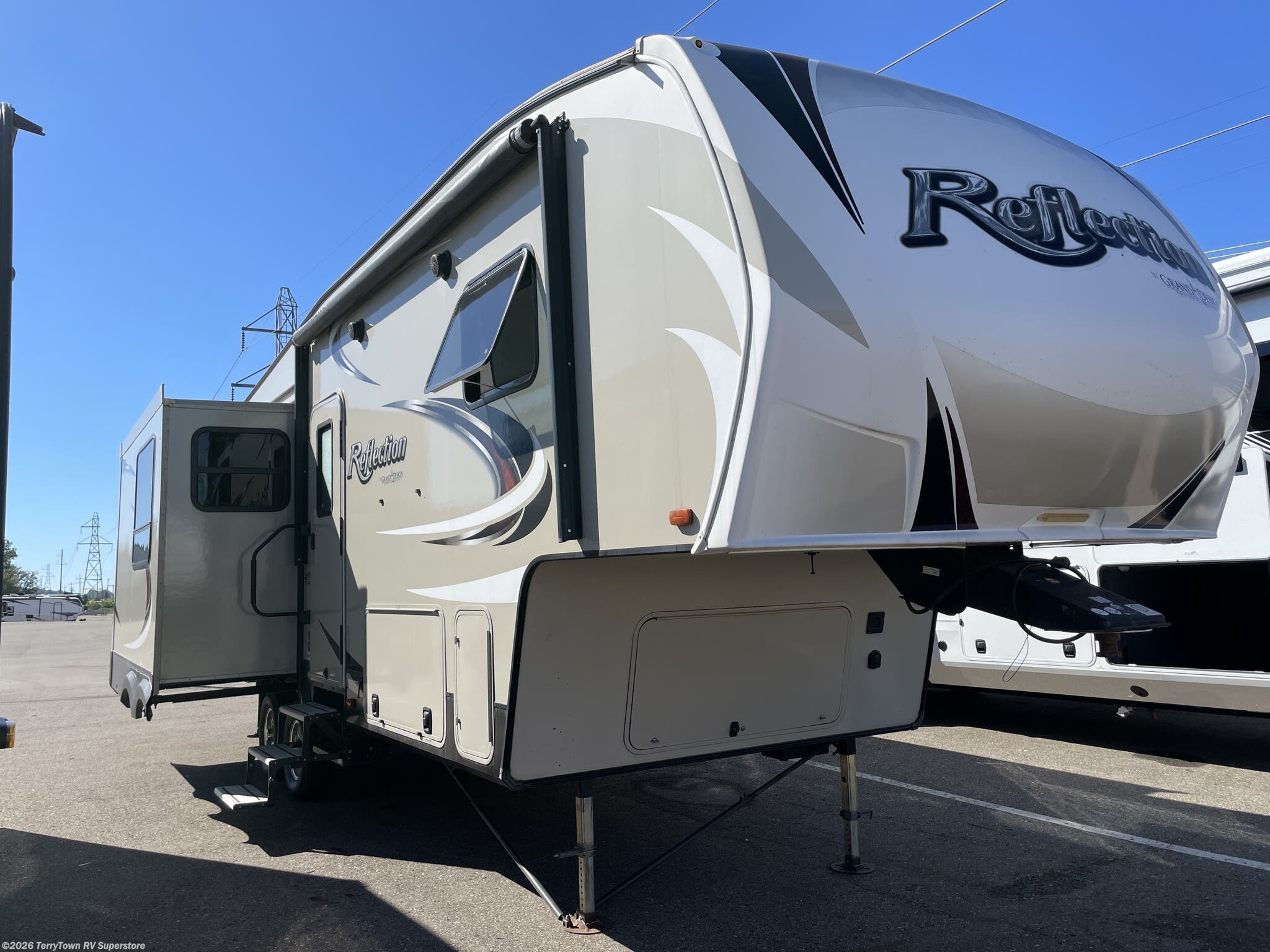 Used 2017  Grand Design Reflection Super-Lite 27RL by Grand Design from TerryTown RV Superstore in Grand Rapids, MI