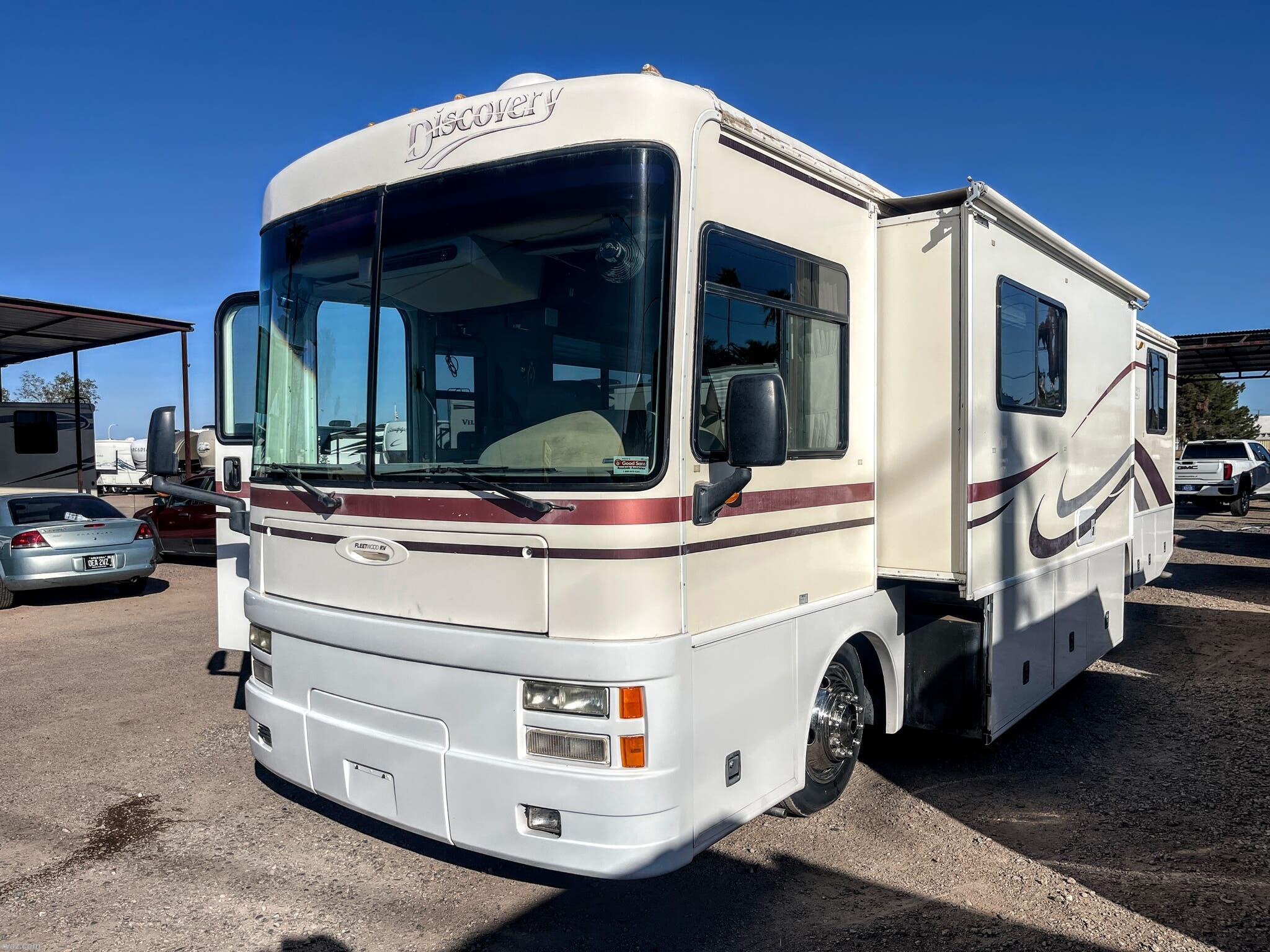 Used 2000 Fleetwood Discovery 37V available in Mesa, Arizona