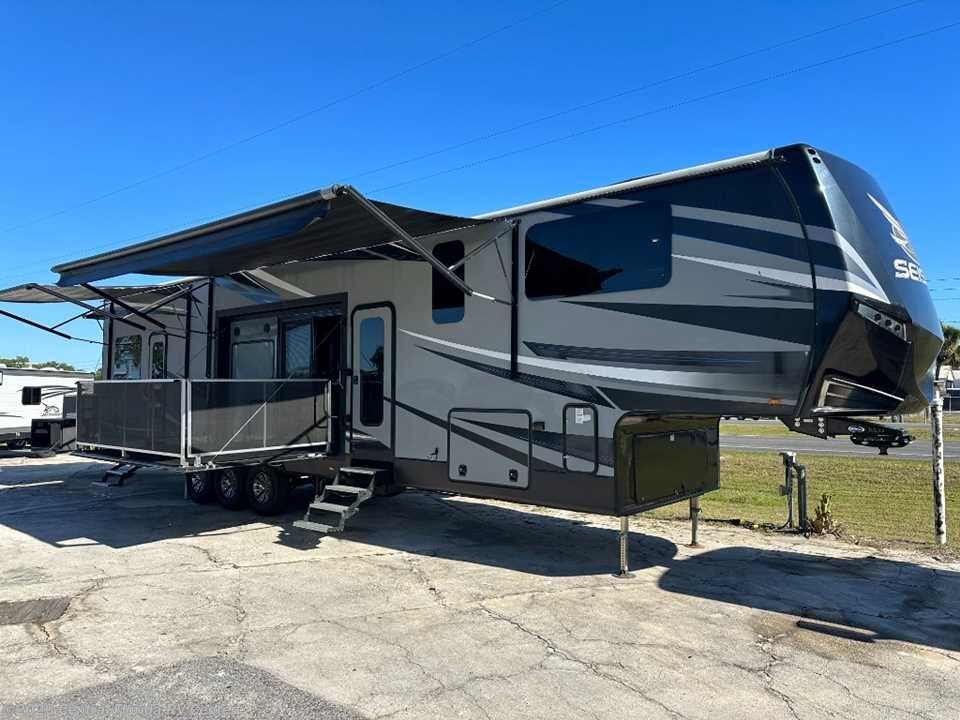 Used 2018 Jayco Seismic 4212 available in Apopka, Florida