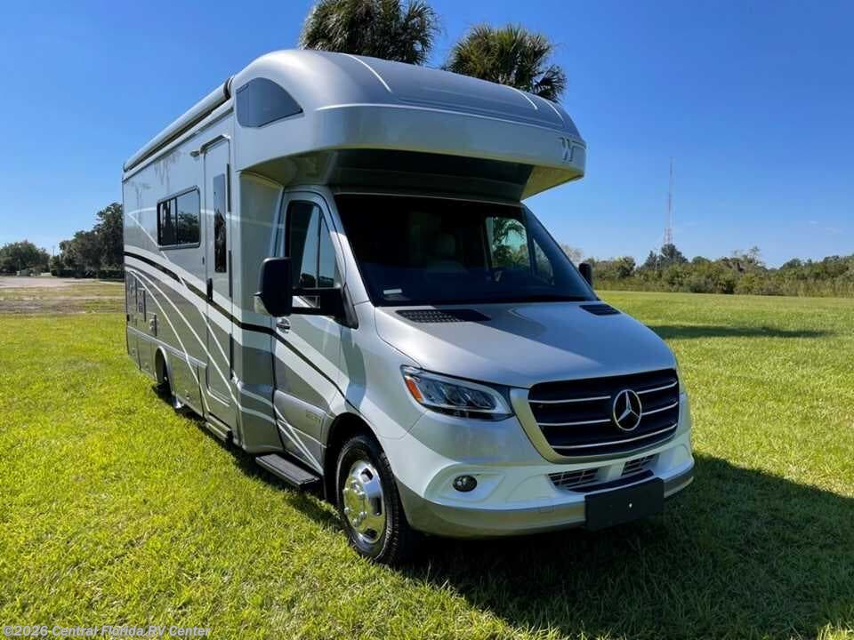 Used 2022  Winnebago View 24D by Winnebago from Central Florida RV Center in Apopka, FL