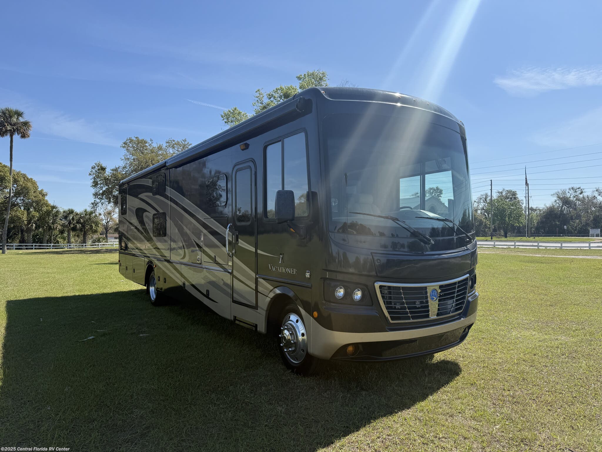 Used 2016 Holiday Rambler Vacationer 37BH available in Apopka, Florida