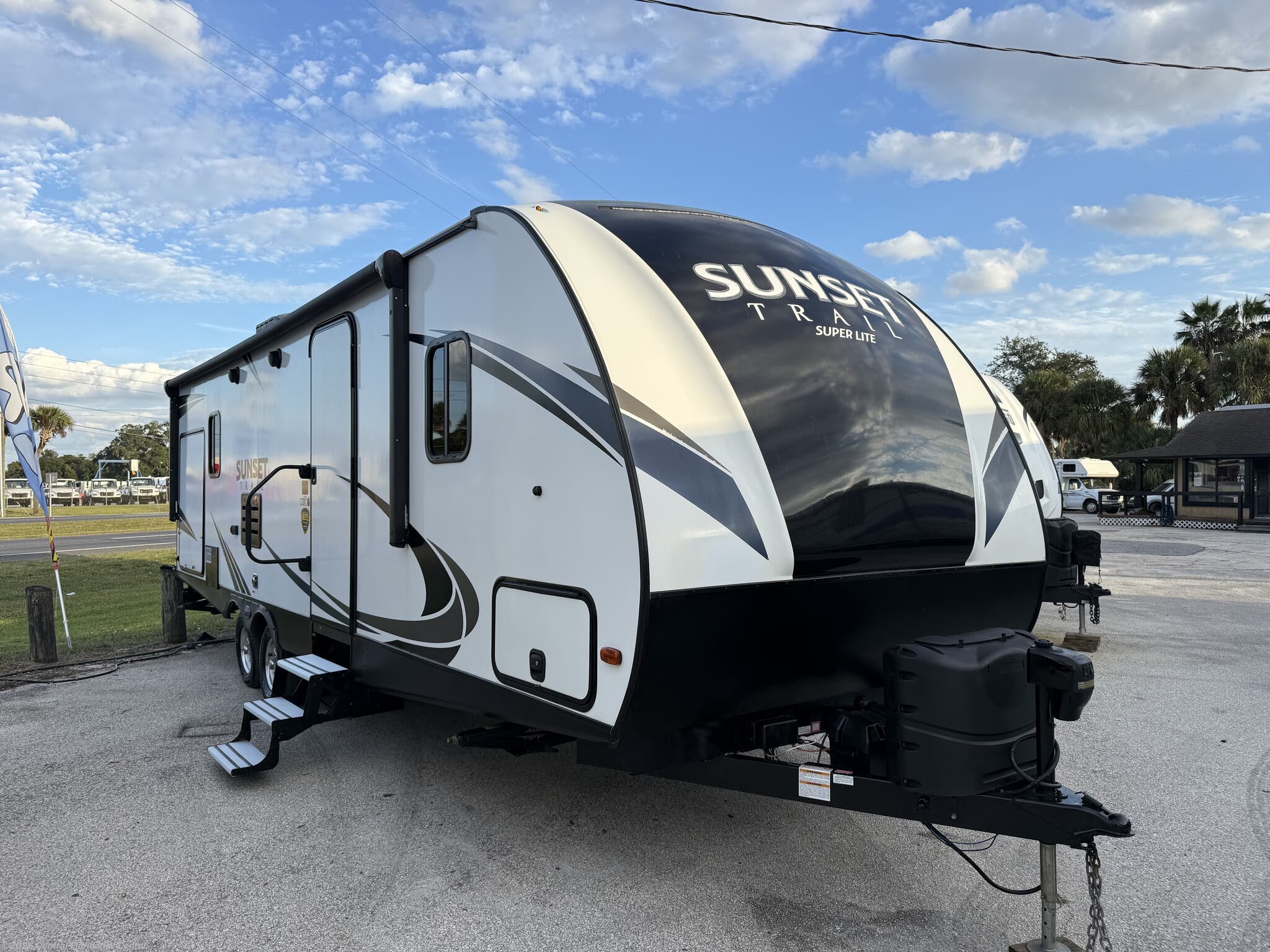 Used 2019  CrossRoads Sunset Trail Super Lite 253RB by CrossRoads from Central Florida RV Center in Apopka, FL