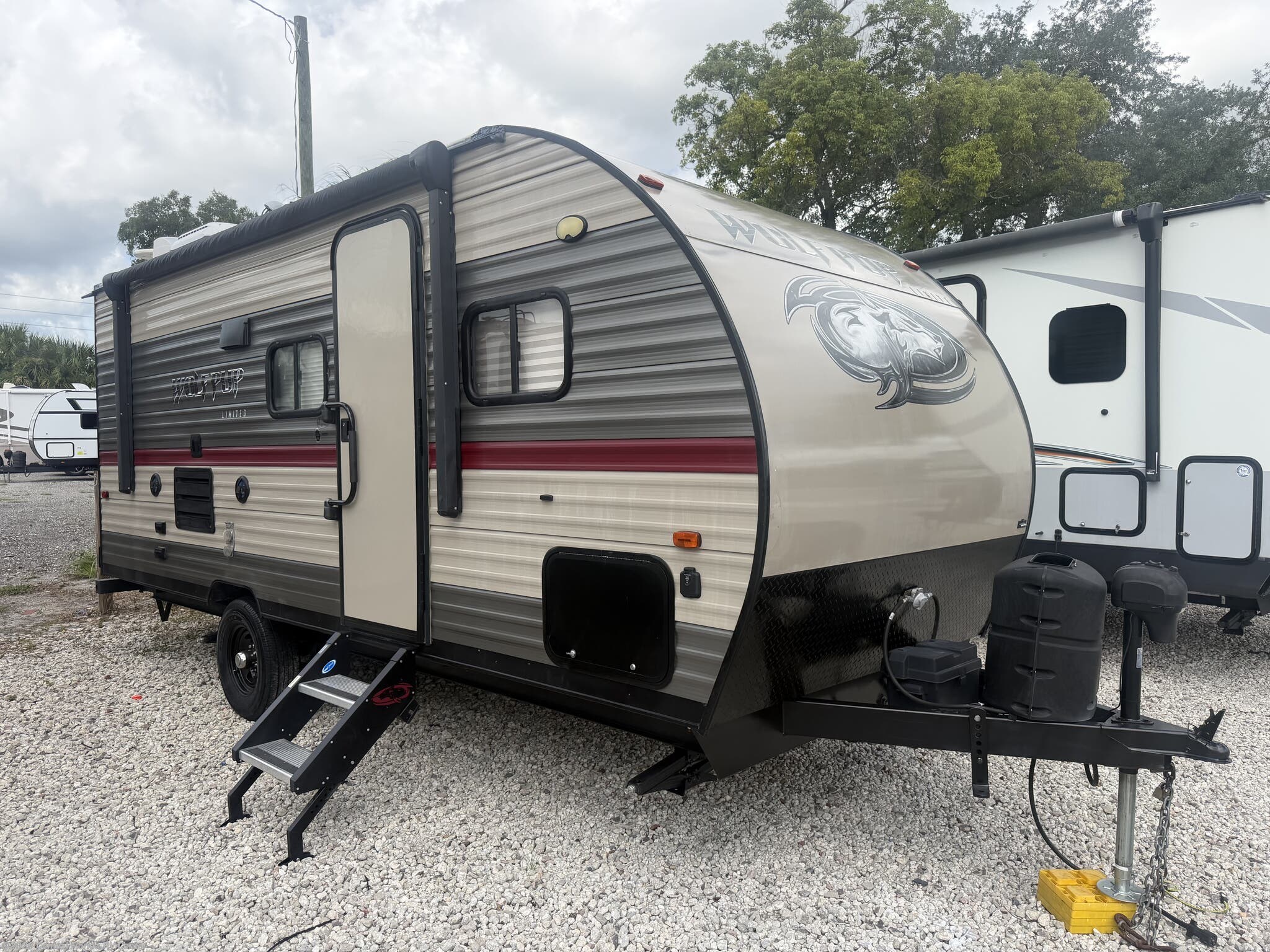 Used 2019  Forest River Cherokee Wolf Pup 18TO by Forest River from Central Florida RV Center in Apopka, FL