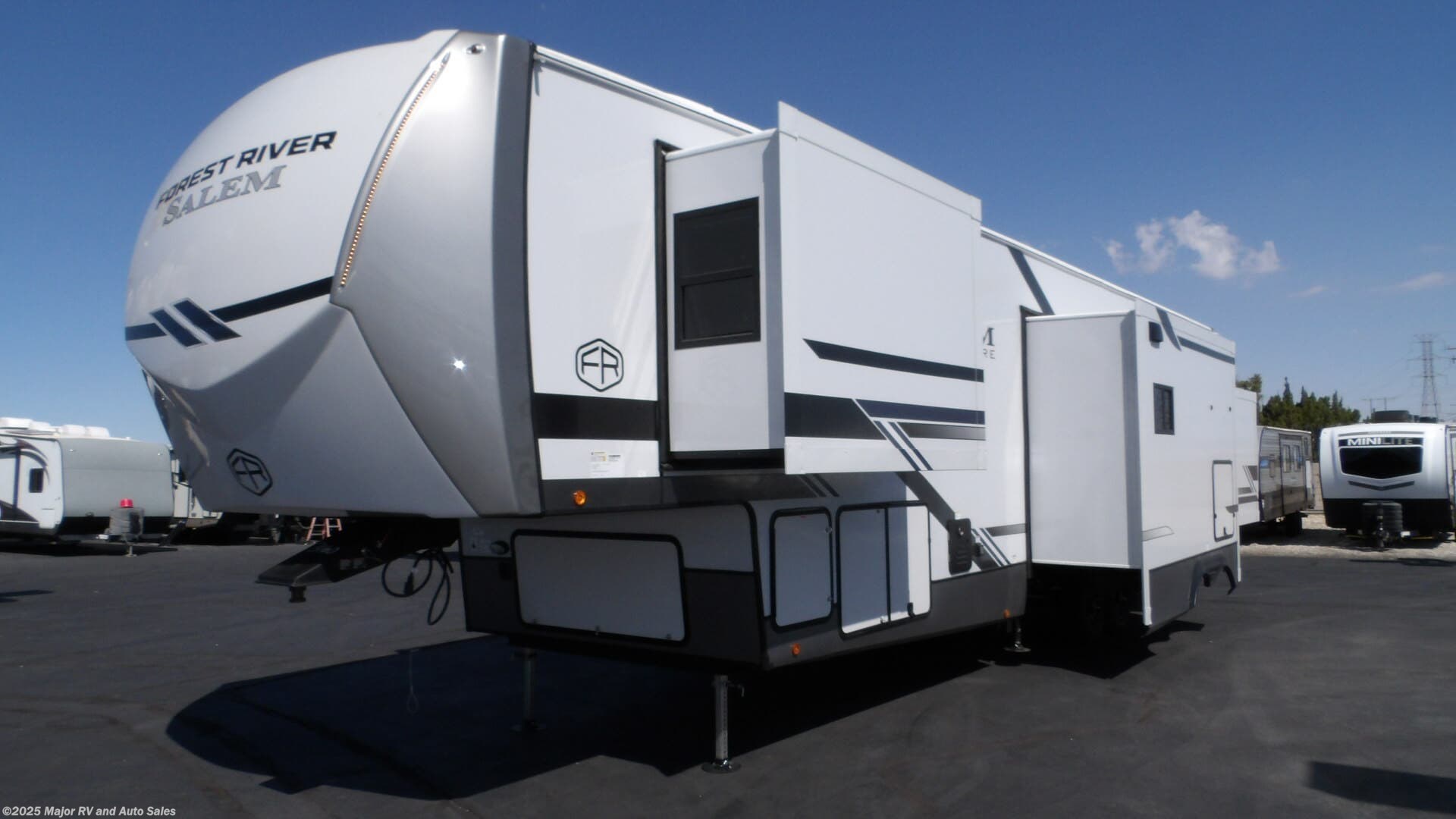 New 2026 Forest River Salem Hemisphere 376FAM, 4 SLIDES, 2 BEDROOMS, 2 BATHROOMS, 3 A/C U available in Hesperia, California