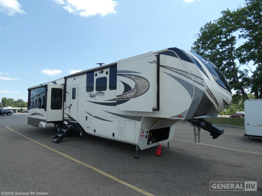 Used 2019 Grand Design Solitude 372WB-3SL available in North Canton, Ohio