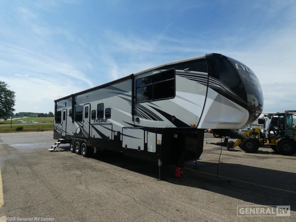 Used 2020 Heartland Cyclone 4007-3SL available in North Canton, Ohio