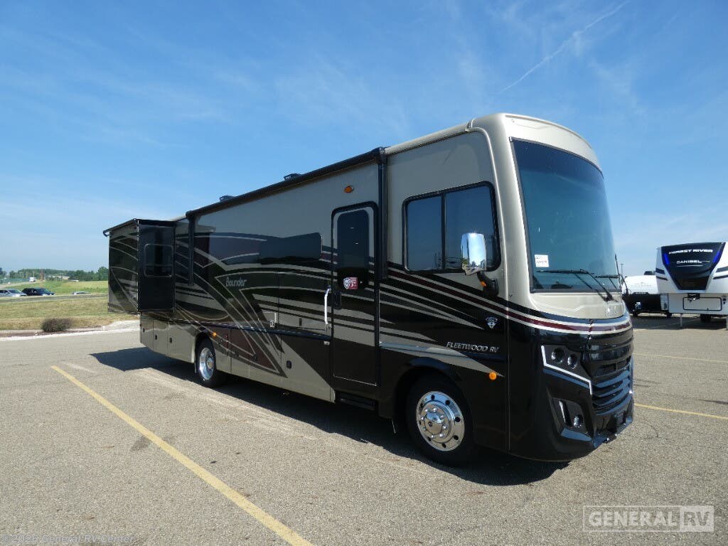 New 2026 Fleetwood Bounder 33C available in North Canton, Ohio