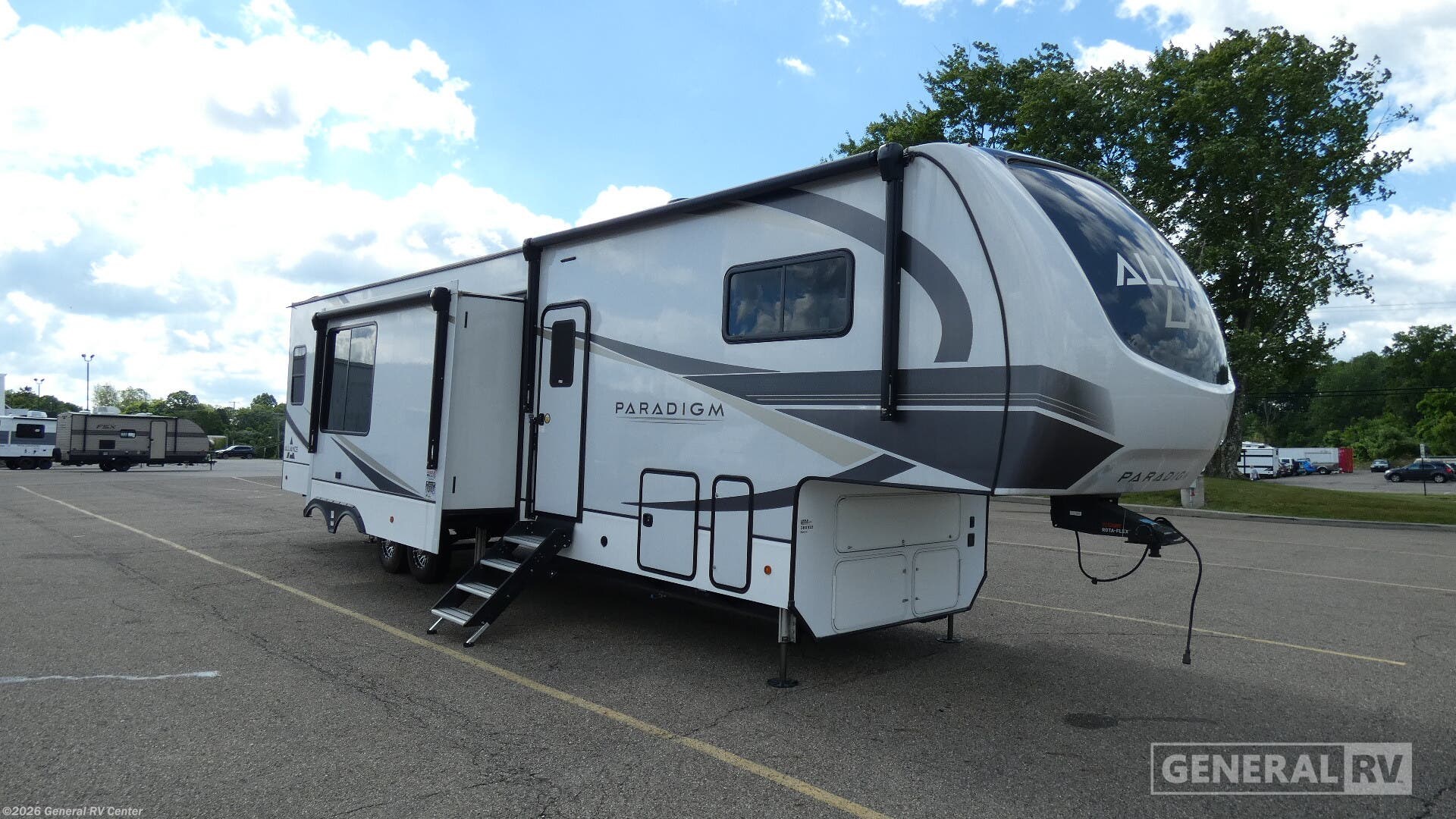 Used 2024 Alliance RV Paradigm 395DS available in North Canton, Ohio