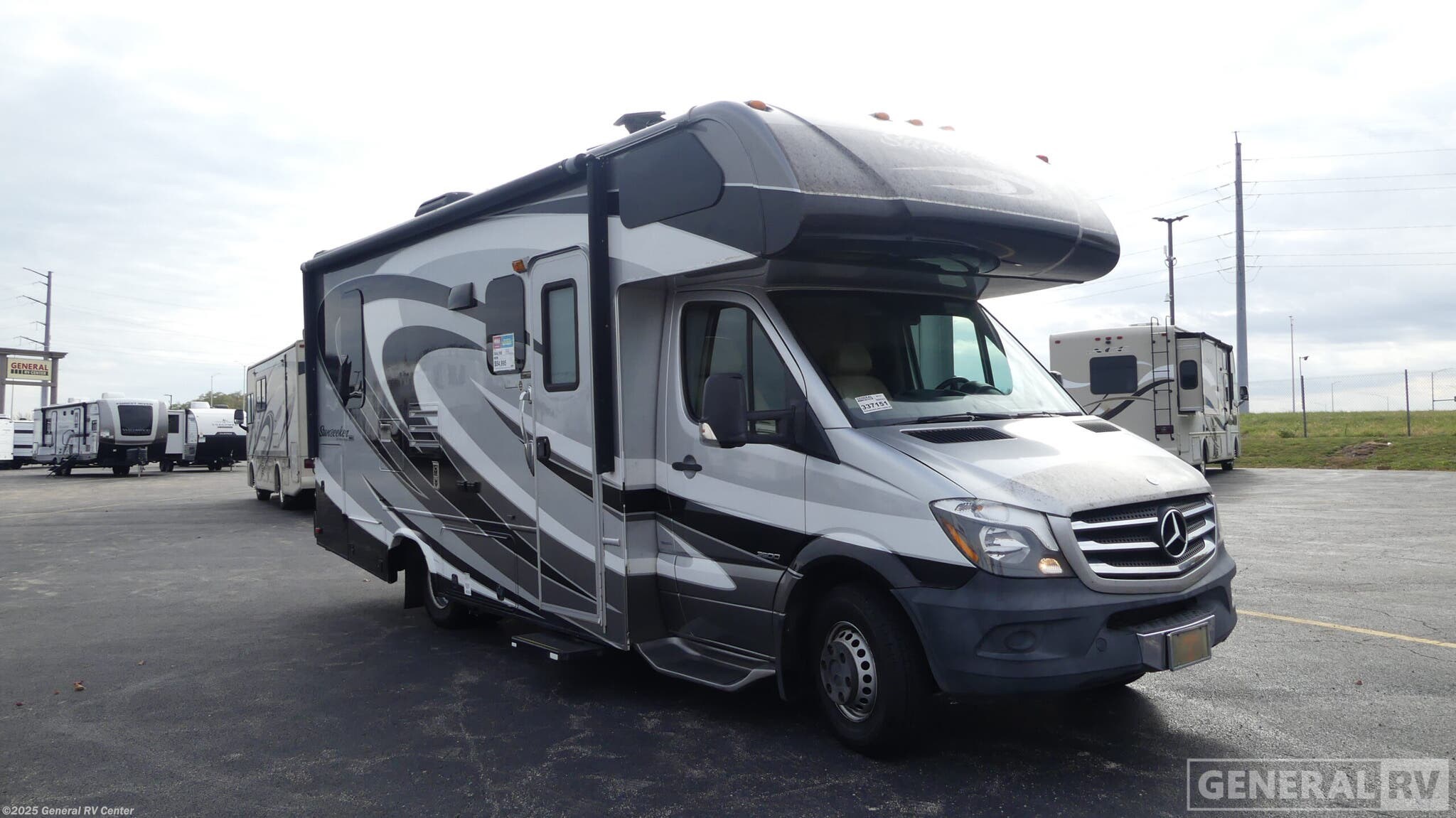 Used 2015 Forest River Sunseeker MBS 2400R available in Huntley, Illinois