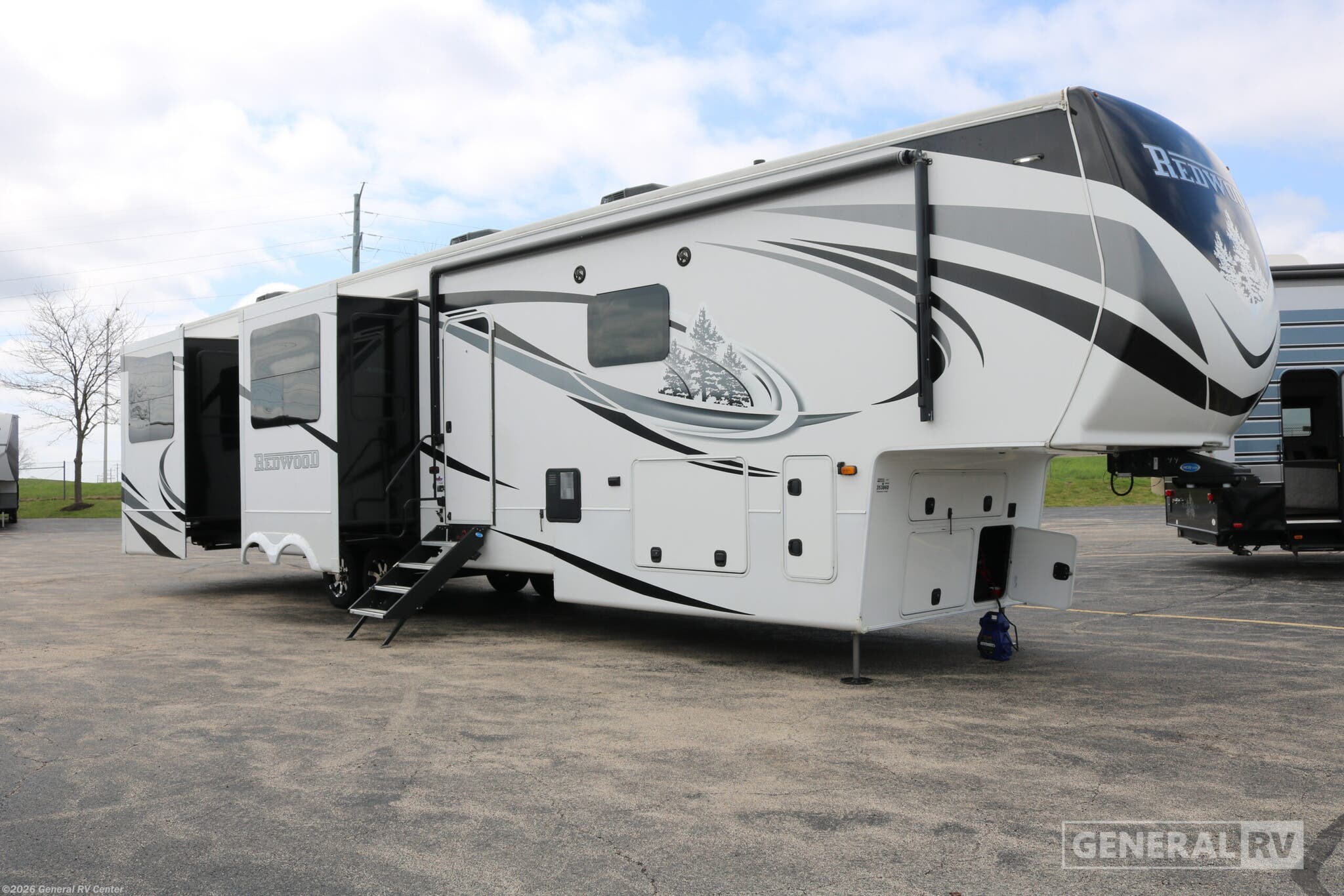 Used 2021 CrossRoads Redwood 4150RD available in Huntley, Illinois