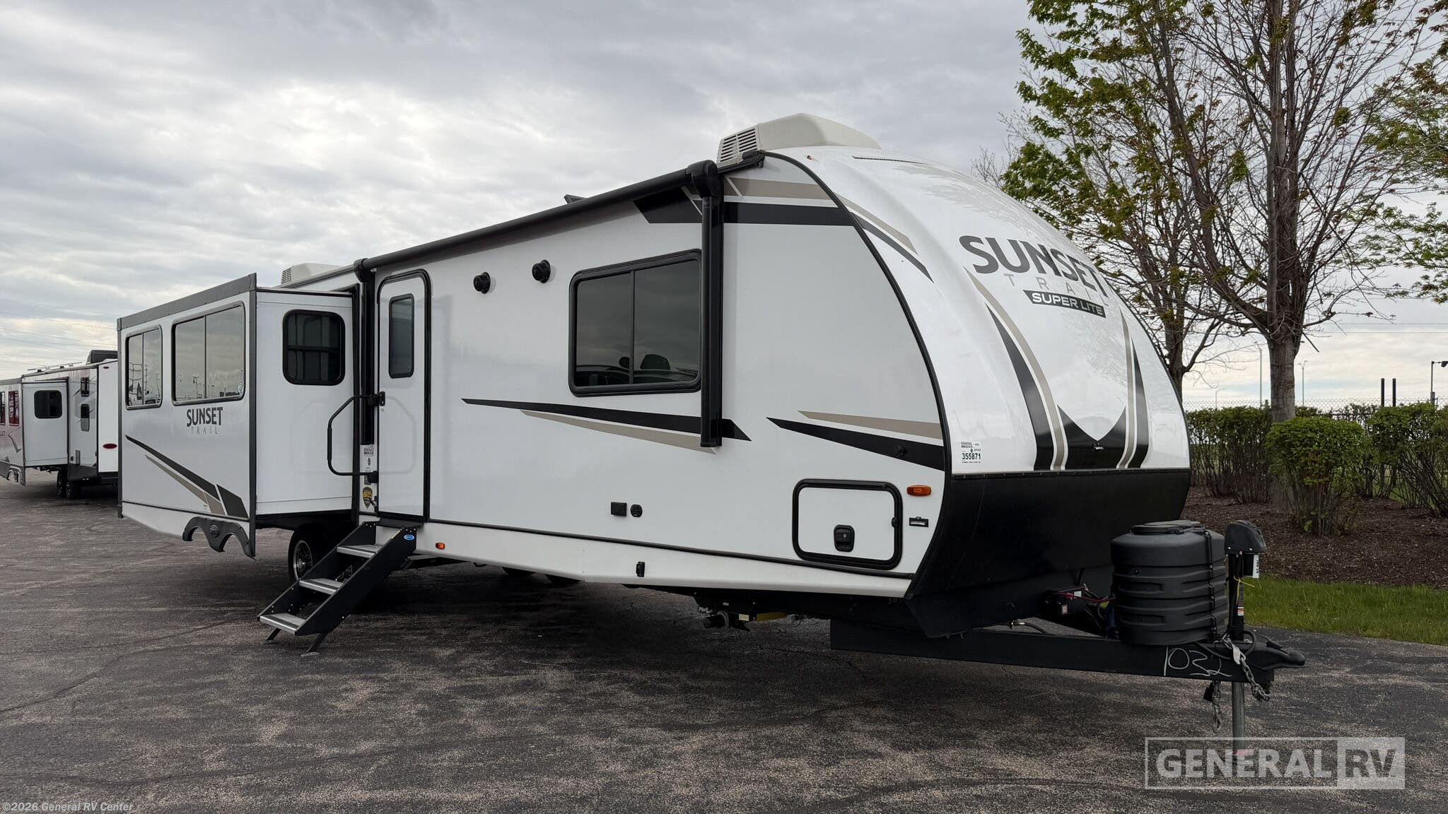 Used 2024 CrossRoads Sunset Trail Super Lite SS330SI available in Huntley, Illinois
