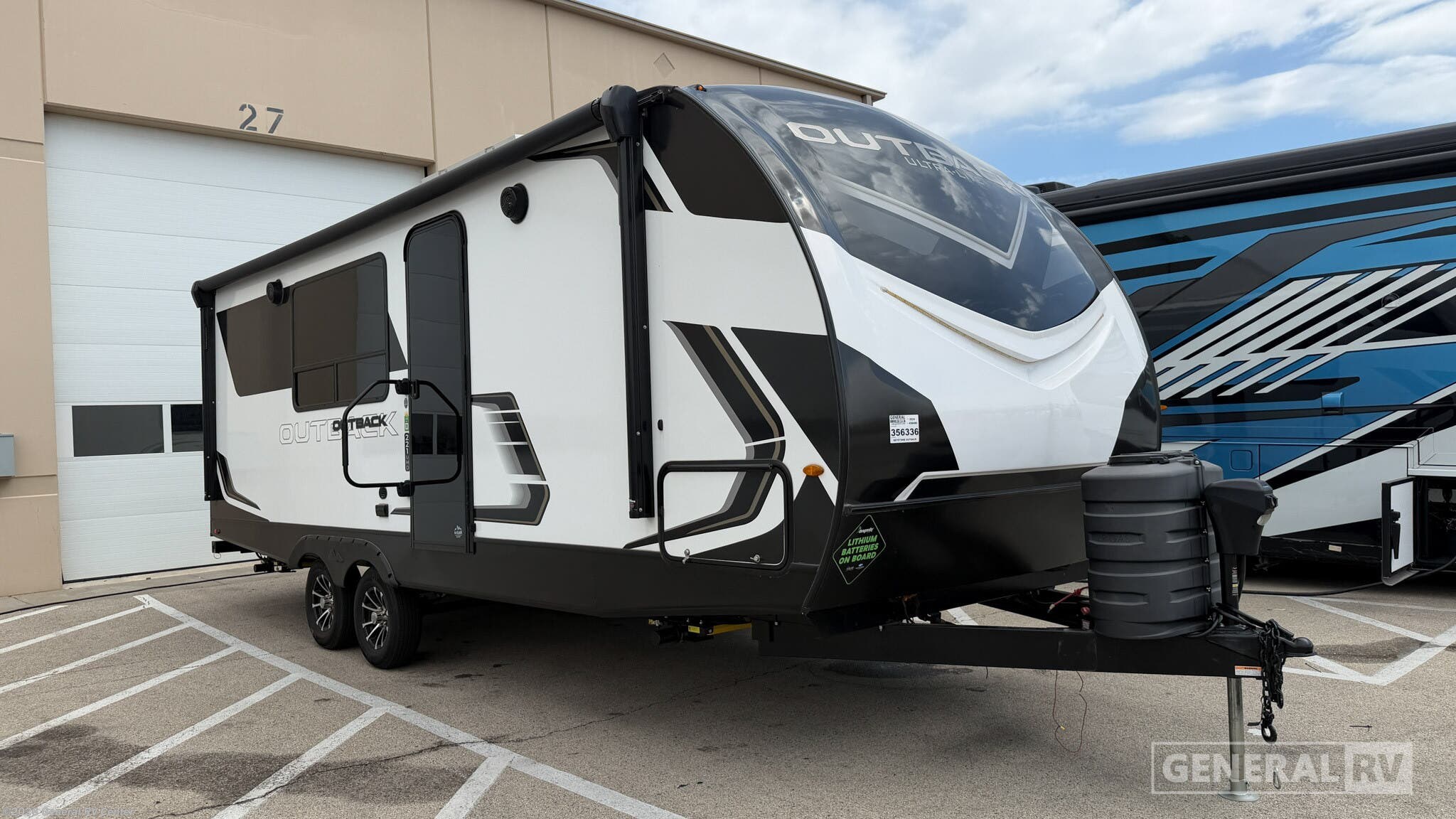 Used 2024  Keystone Outback Ultra Lite 221UMD by Keystone from General RV Center in Huntley, IL