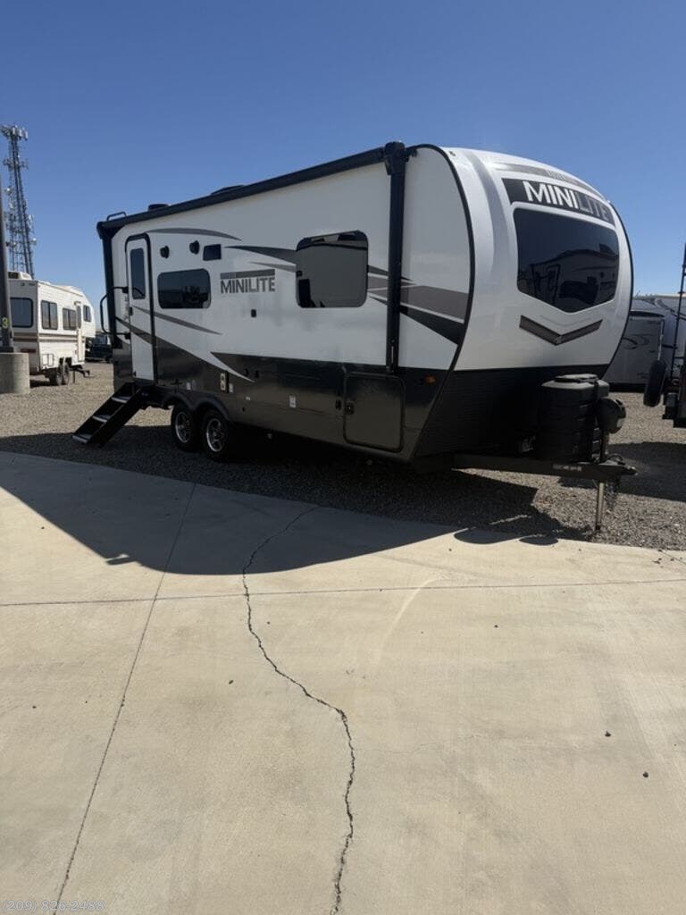 Used 2025  Forest River Rockwood Mini Lite 2205S by Forest River from Toscano RV in Los Banos, CA