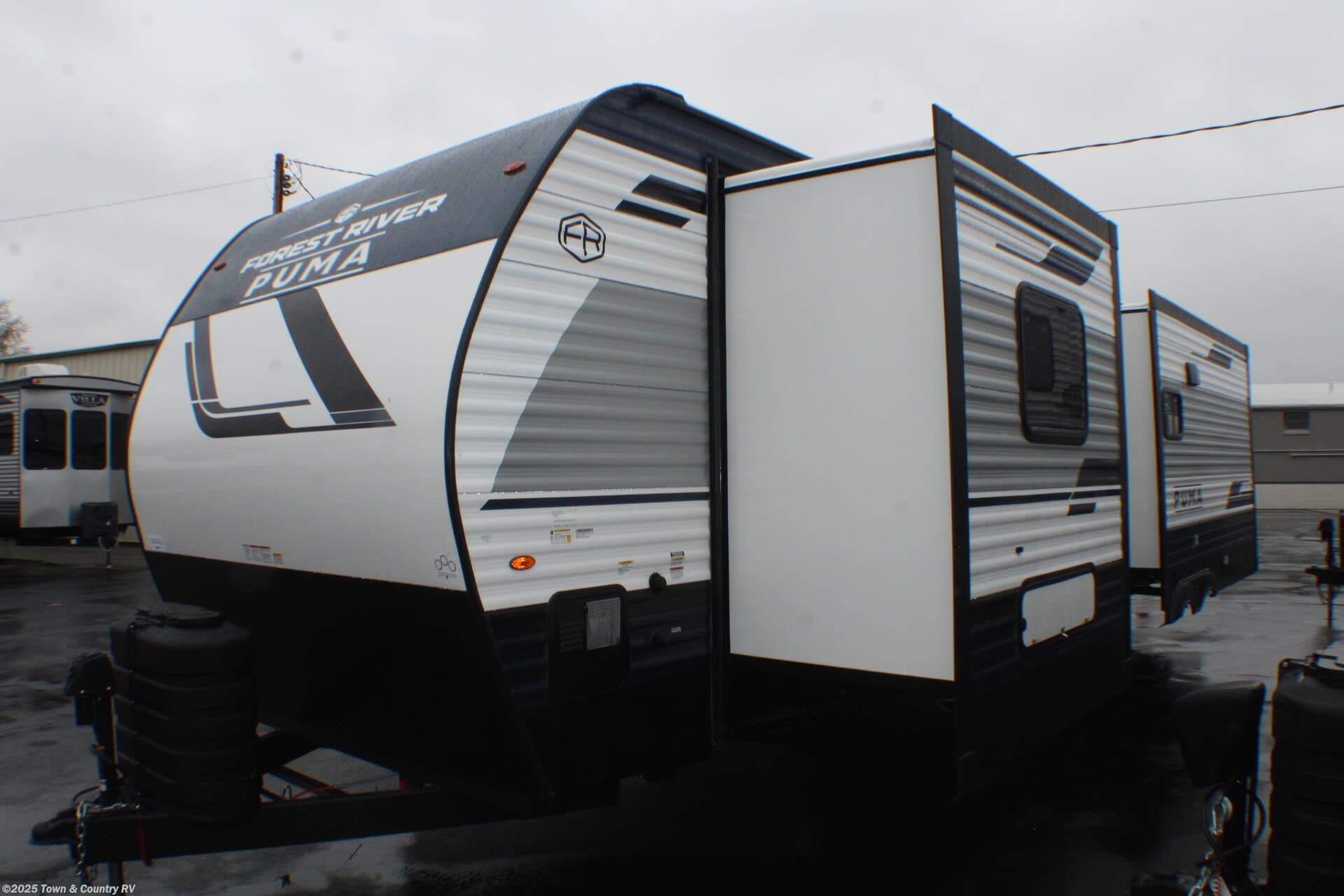 New 2025 Palomino Puma 31RLQS available in Clyde, Ohio