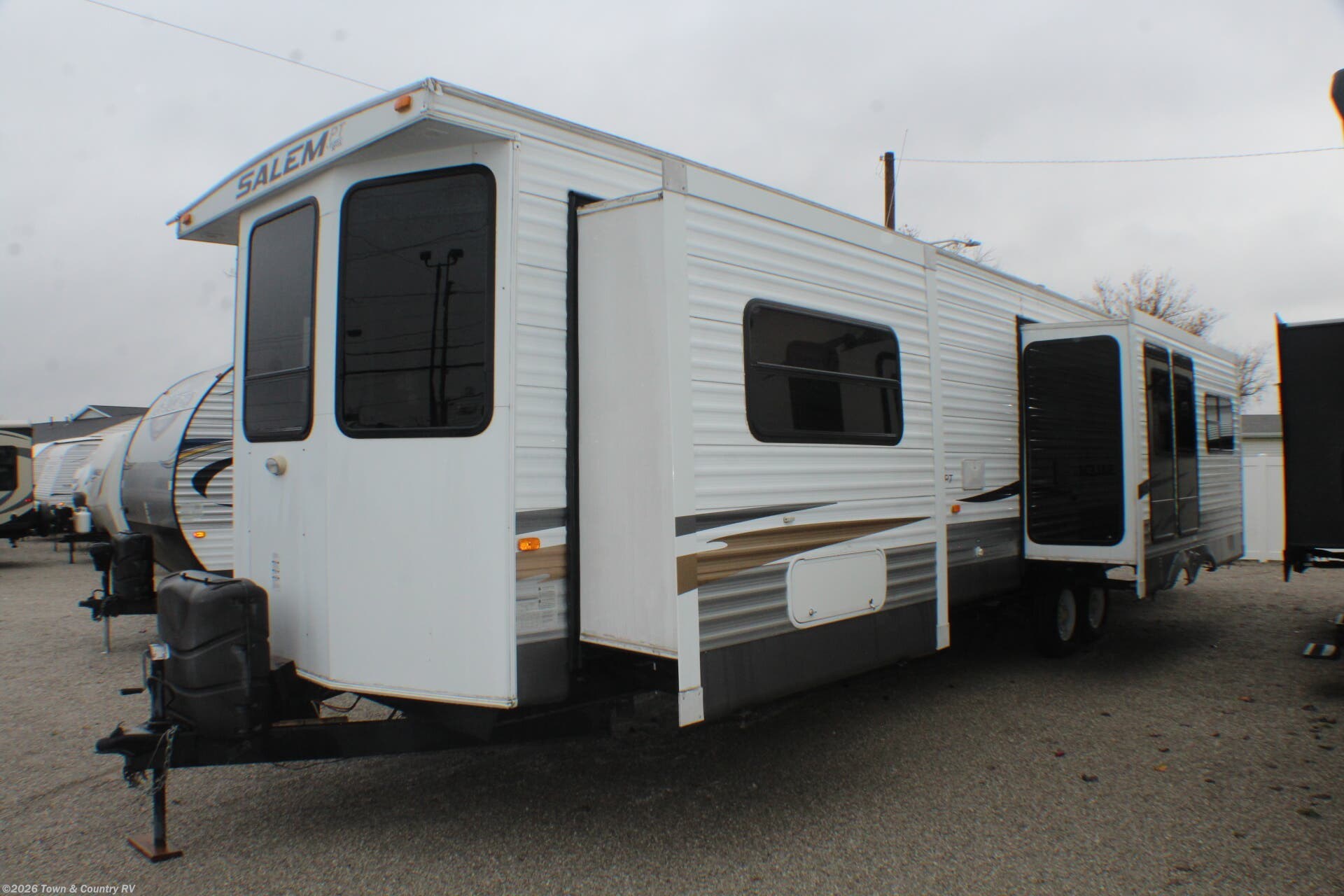 Used 2010 Forest River Salem 403FB available in Clyde, Ohio