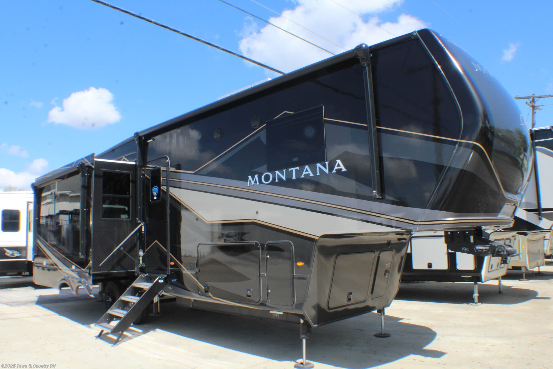 New 2025 Keystone Montana 3123RL available in Clyde, Ohio