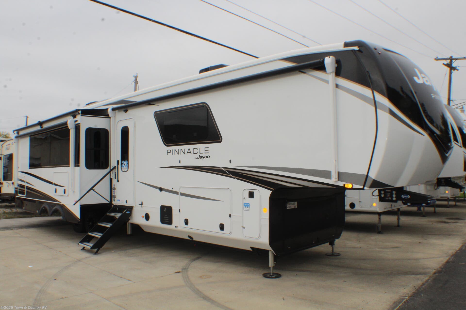 New 2026 Jayco Pinnacle 38FBRK available in Clyde, Ohio