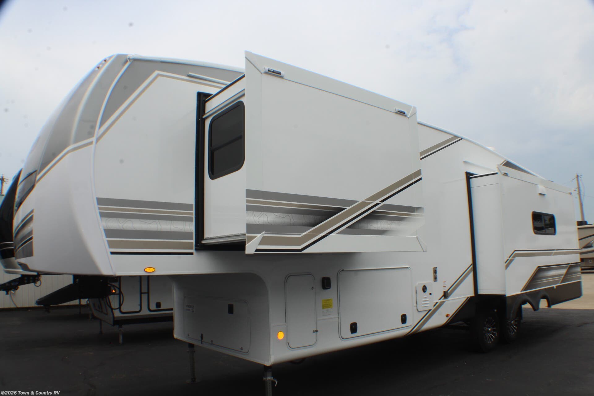 New 2027 Jayco Eagle 321RSTS available in Clyde, Ohio