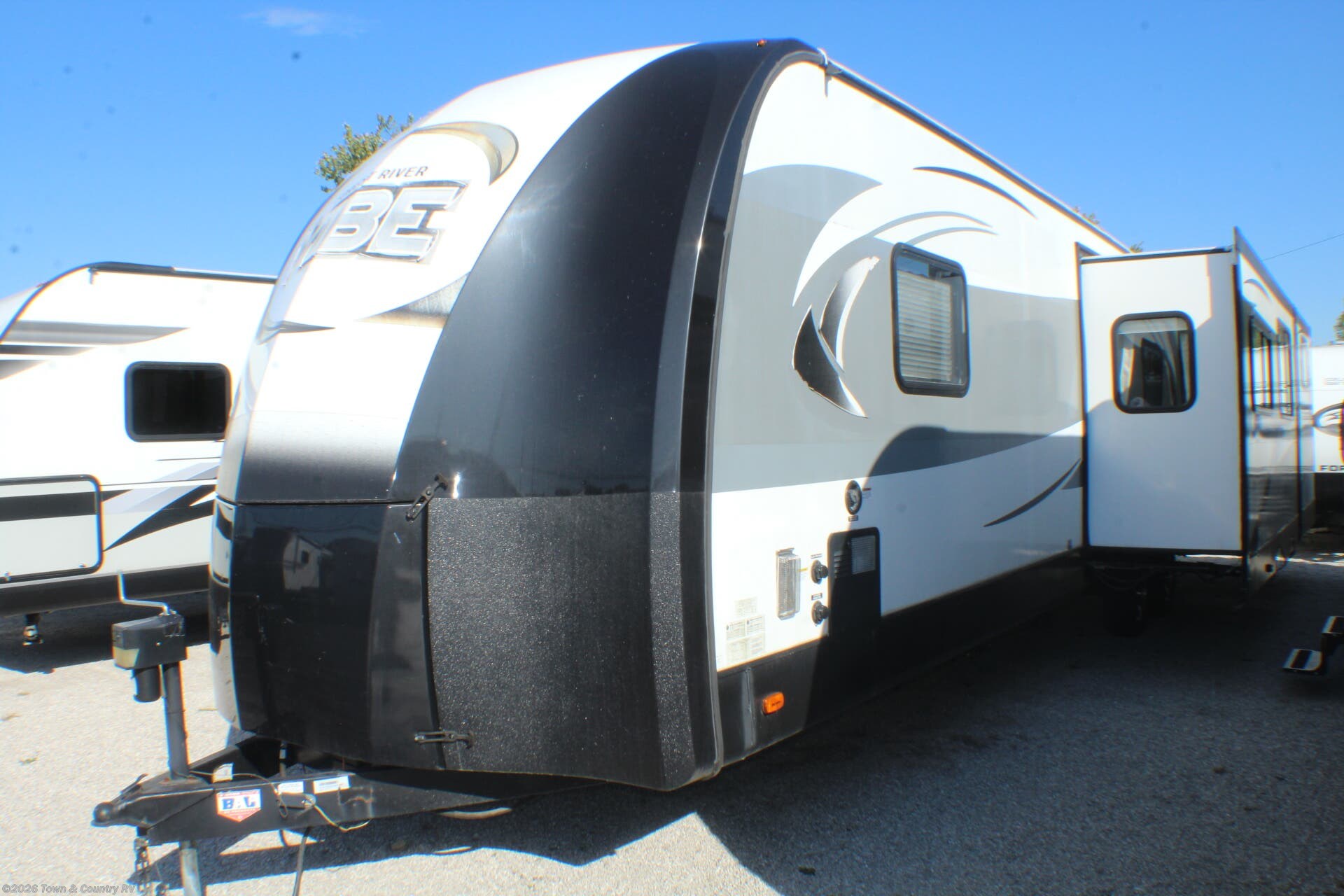 Used 2018 Forest River Vibe 313BHS available in Clyde, Ohio