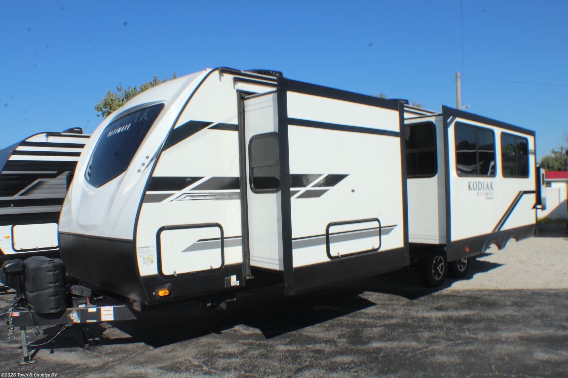 Used 2021 Dutchmen Kodiak Ultimate 3021RBDS available in Clyde, Ohio