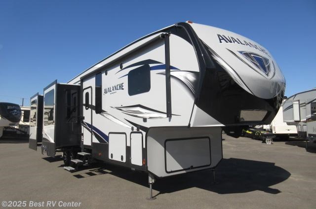 Fifth Wheel - 2018 Keystone Avalanche 370RD 5 Slide Outs/ Rear ...