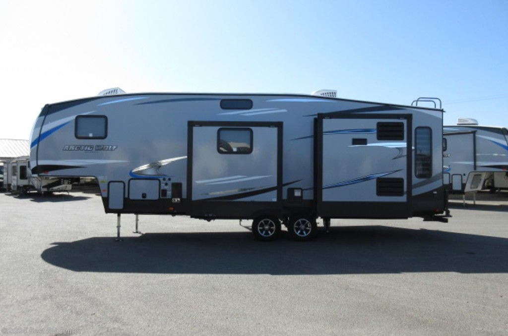 Fifth Wheel - 2021 Forest River Arctic Wolf 298LB | TrailersUSA