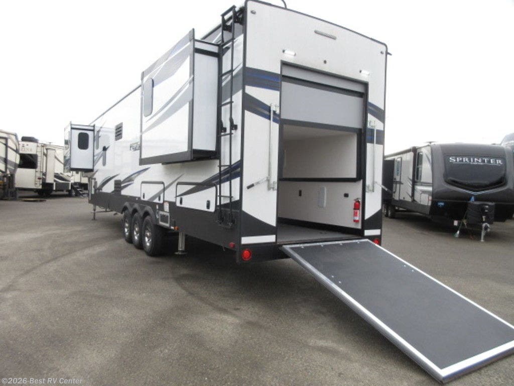 Fifth Wheel 2019 Keystone Fuzion 410 TrailersUSA