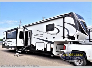 New 2022 Coachmen Brookstone 374RK available in Shakopee, Minnesota